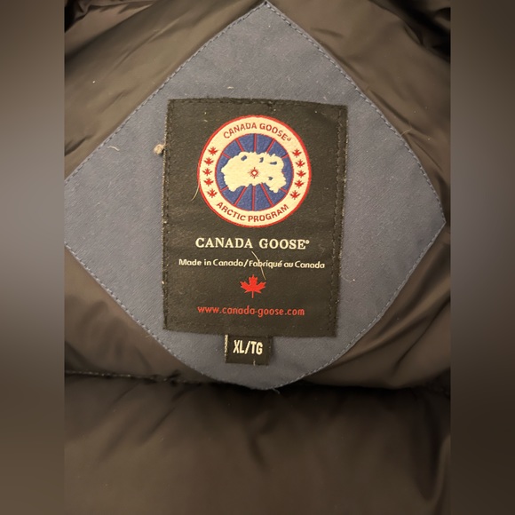 Canada Goose - DISCONTINUED STYLE Chillwack Bomber Jacket. XL - Picture 6 of 7